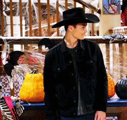 tumblr_ofgz94emw31um3npio4_250